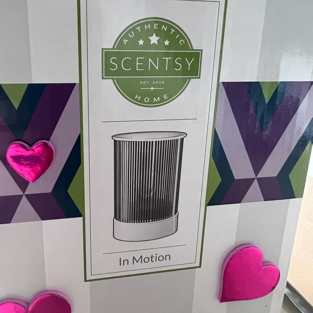 BNIB Scentsy Warmer